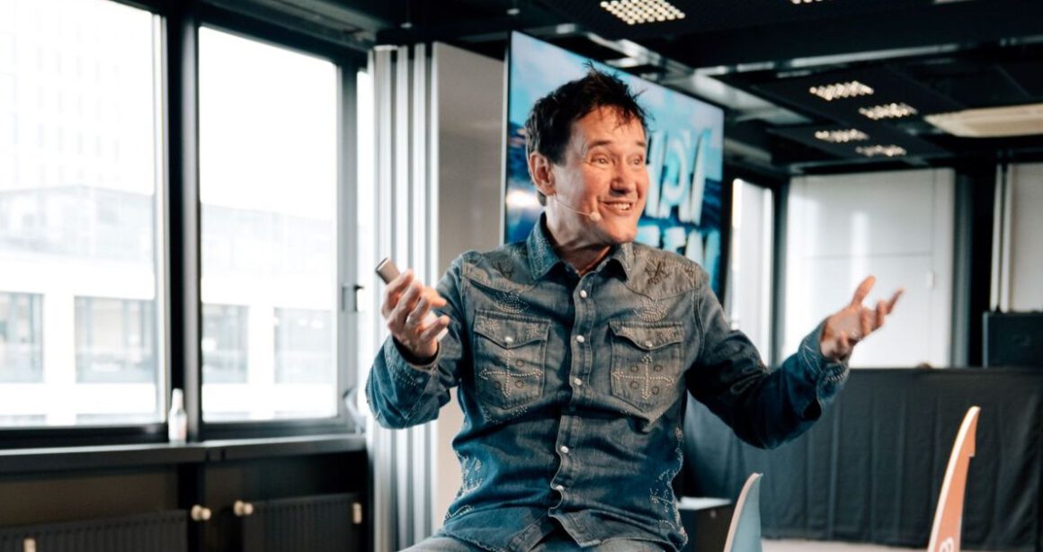 07-2025 QR „Reite den Hai!“