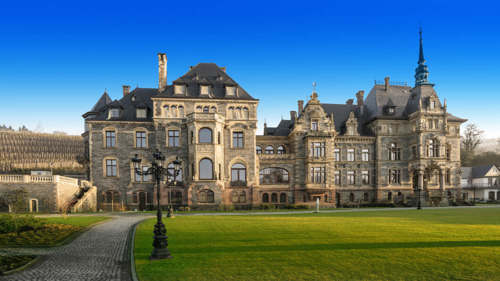 Odyssey Hotel Group präsentiert Schloss Lieser