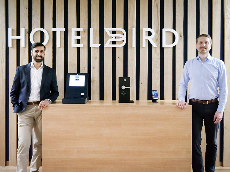 Hotelbird verstärkt Management